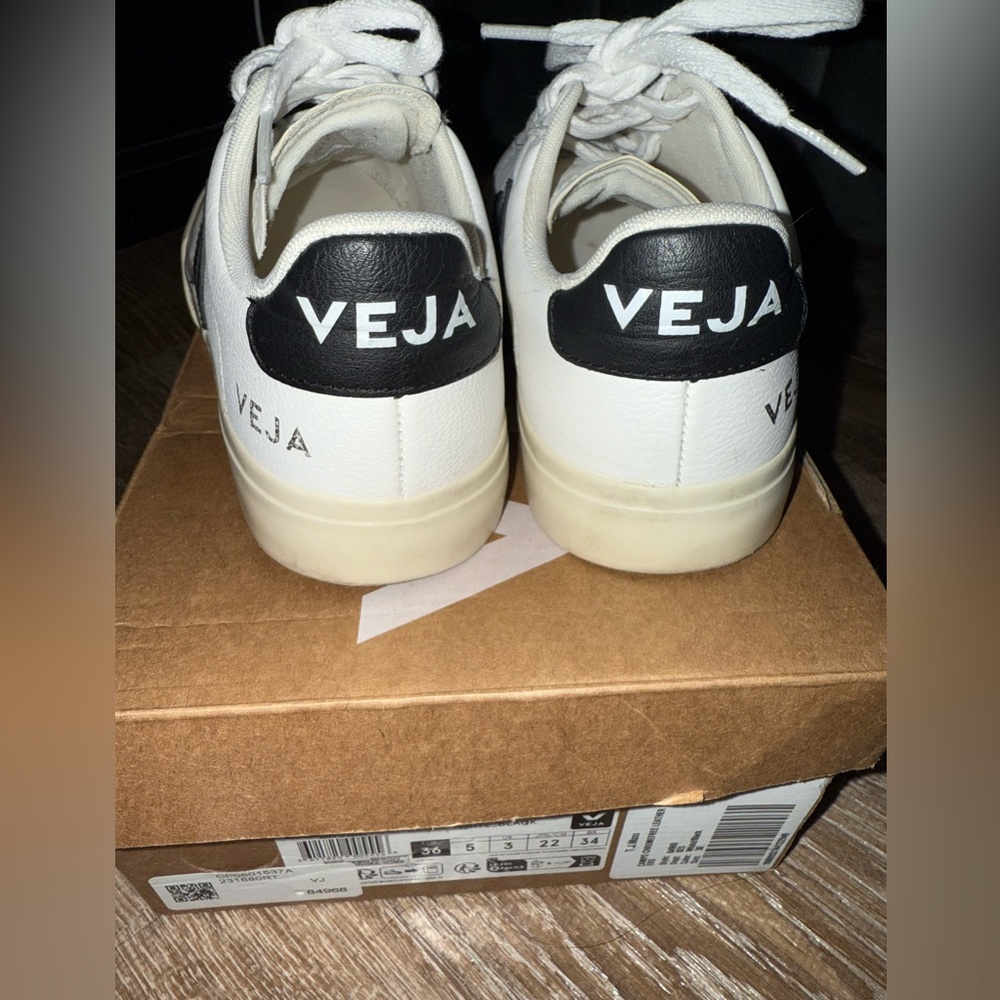 Veja Campo Leather Sneakers - Picture 12 of 16